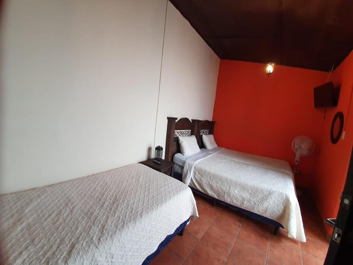 אנטיגואה גואטמלה Hotel San Judas Tadeo Garden מראה חיצוני תמונה