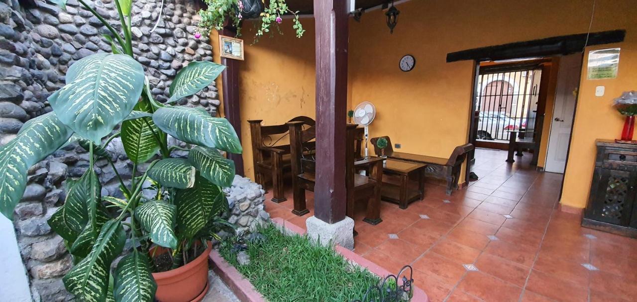 אנטיגואה גואטמלה Hotel San Judas Tadeo Garden מראה חיצוני תמונה